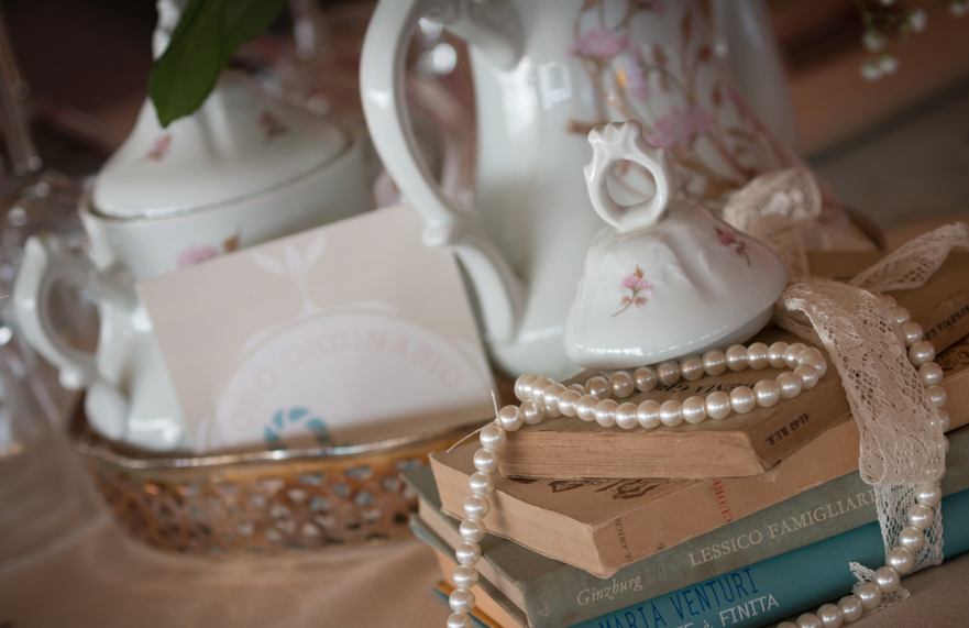fiori e allestimenti matrimonio vintage sulla spiaggia