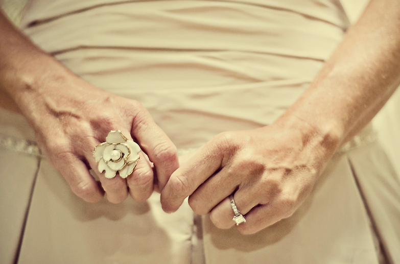 anello di matrimonio con margherite