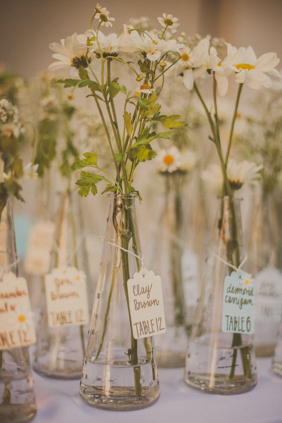 centrotavola matrimonio low cost con margherite