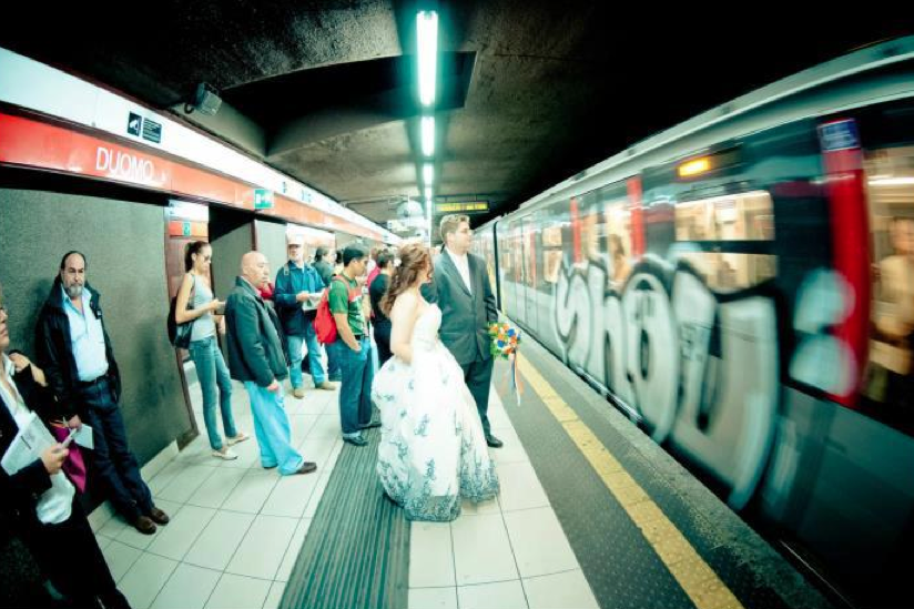 alternativa al noleggio dell'auto degli sposi: la metro di Milano