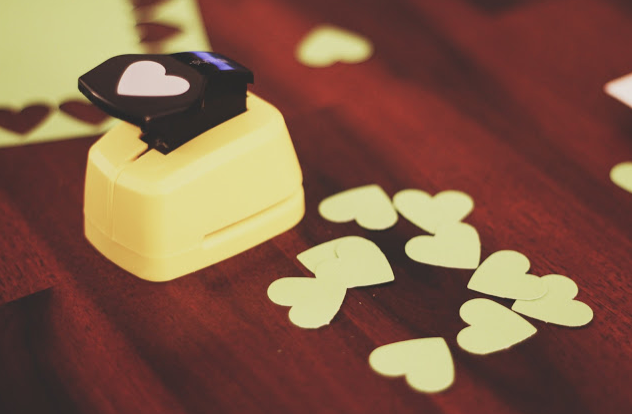 fustellatrice per realizzare coriandoli a cuore per matrimonio fustellatrice per realizzare coriandoli a cuore per matrimonio