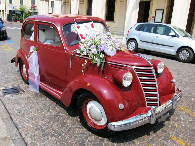 addobbi floreali vettura matrimonio vintage