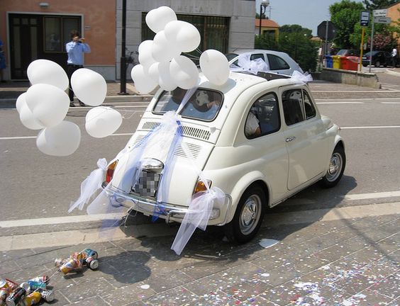 decorazione non floreale auto sposi