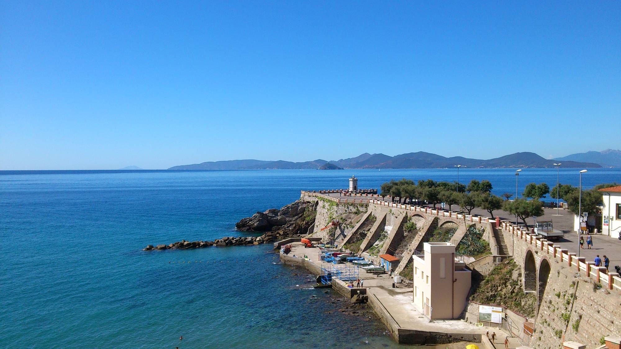location per il matrimonio sul mare: Piombino, Piazza Bovio location per il matrimonio sul mare: Piombino, Piazza Bovio