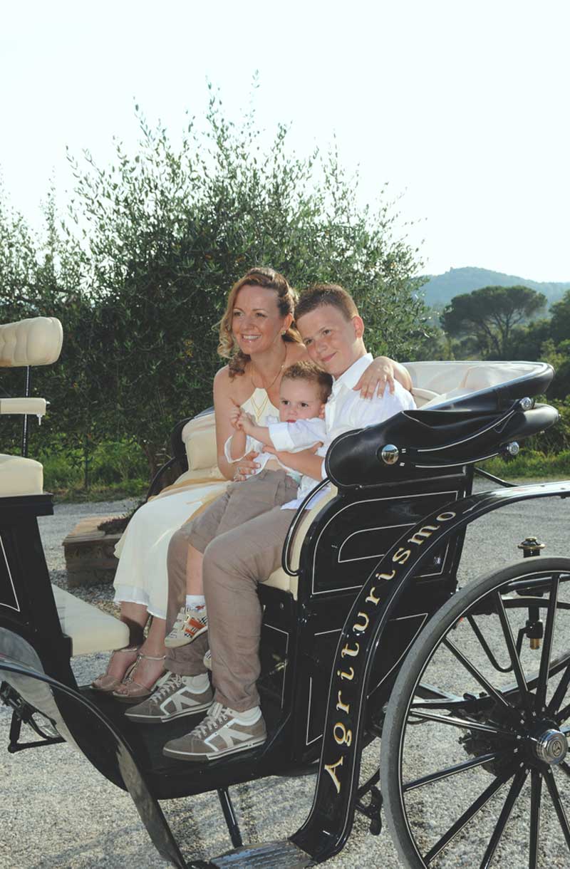 matrimonio in stile americano in Toscana: arrivo della sposa