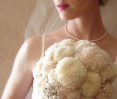pon pon di lana per bouquet matrimonio invernale pon pon di lana per bouquet matrimonio invernale