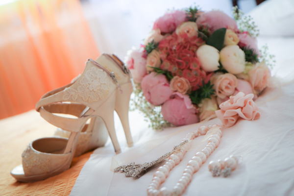 accessori coordinati sposa disegnati dalla stilista di Pistoia Angela Alfuso