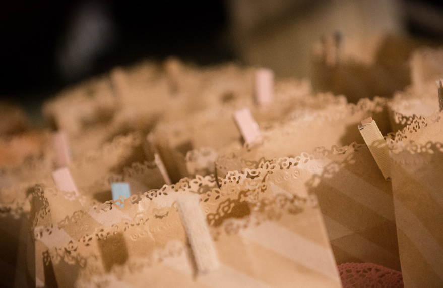 Sacchetti confetti fai da te con buste craft