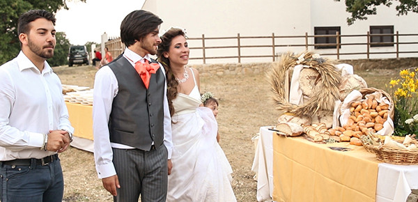 matrimonio nel bosco: arrivo al banchetto nuziale