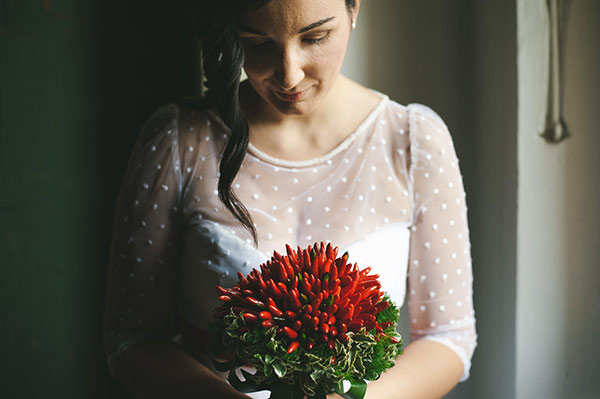 alternative ai fiori di matrimonio: i peperoncini per il bouquet della sposa