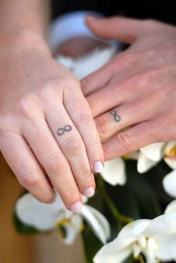 tatuaggi fedi nuziali simbolo infinito