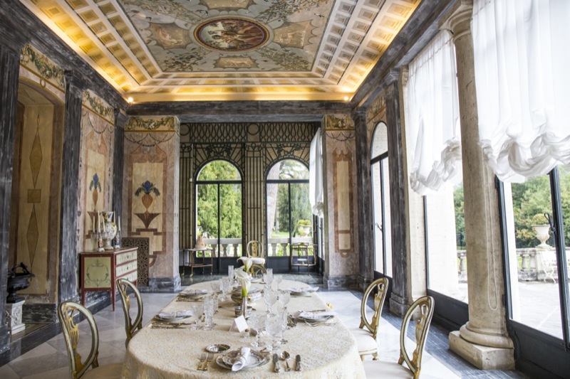 allestimento tavolo invitati matrimonio a tema Il Grande Gatsby