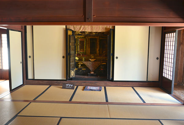 interno di una tipica casa di shirakawa-go