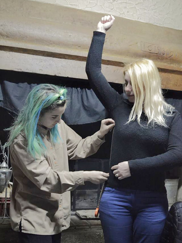 La stilista francese di abiti da sposa Maylis Puech di Mus 