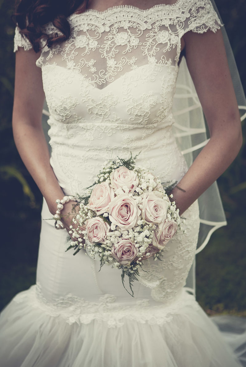 Abito da sposa a sirena in pizzo con scollo a cuore