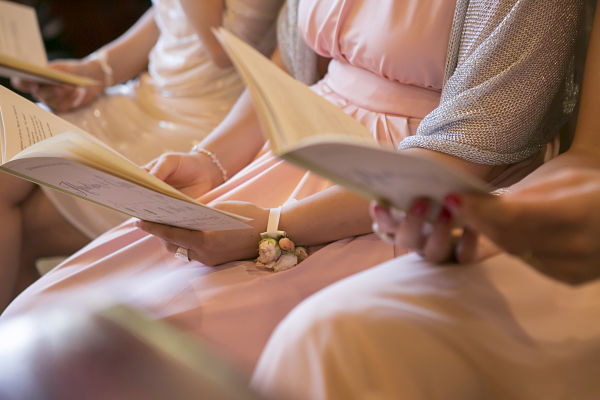 dress code matrimonio a tema libri e chiavi