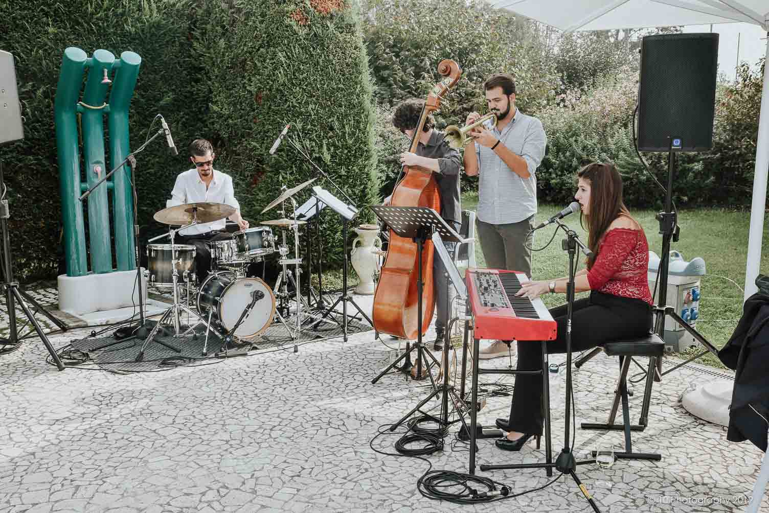 intrattenimento musicale coni matrimonio boho chic autunnale a Modena