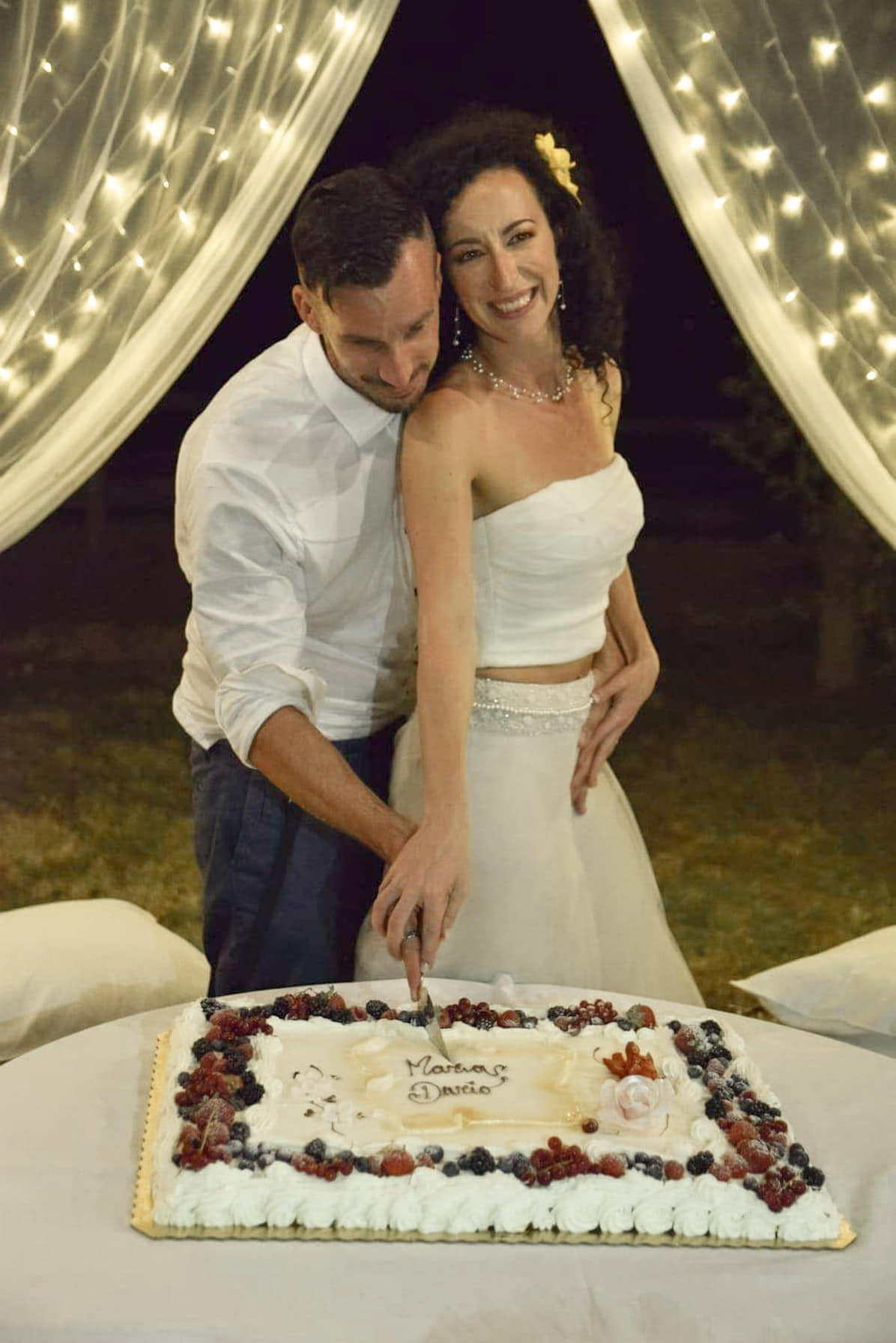taglio torta nuziale semplice